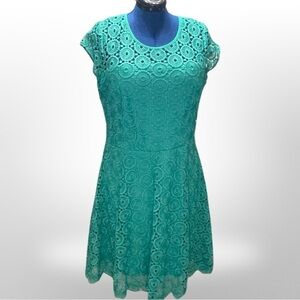 Green Dress by Luxology Layered Lace Midi Scoop Neck Zip Up Fit & Flare Size L